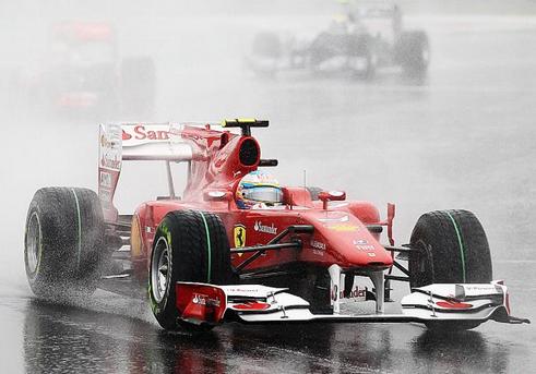 Formula 1 2013 qualifiche gp Australia rinviate a domani per pioggia Formula 1 2013 qualifiche gp Australia rinviate a domani per pioggia