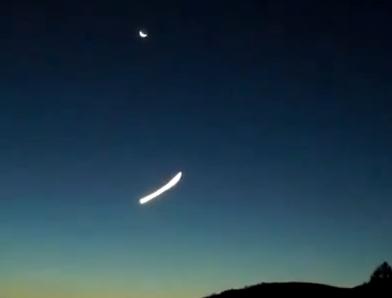 Messico, misteriosa scia luminosa in cielo Messico, misteriosa scia luminosa in cielo