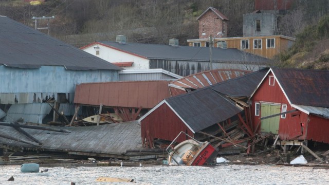 Norvegia Gigantesca Frana Provoca Uno Tsunami