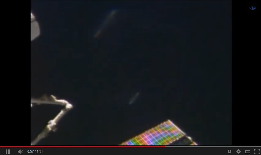Oggetti misteriosi catturati dalla Iss Oggetti misteriosi catturati dalla Iss