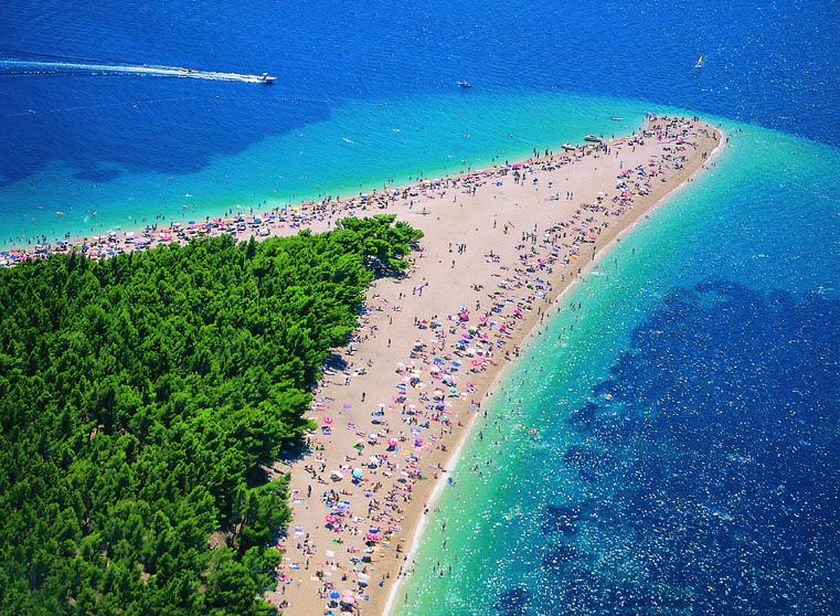 La Spiaggia Verticale Di Zlatni Rat Sullisola Di Brac