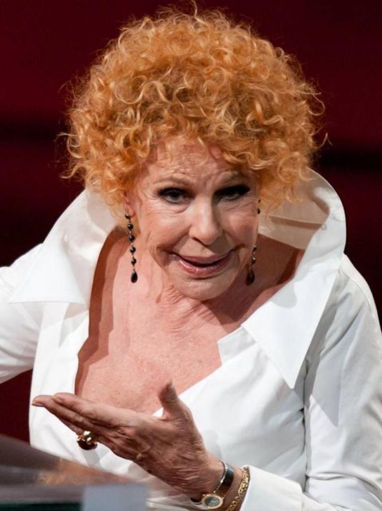 Ornella Vanoni, l’ultimo gesto di Gino Paoli alla camera ardente: “Ha inviato…”