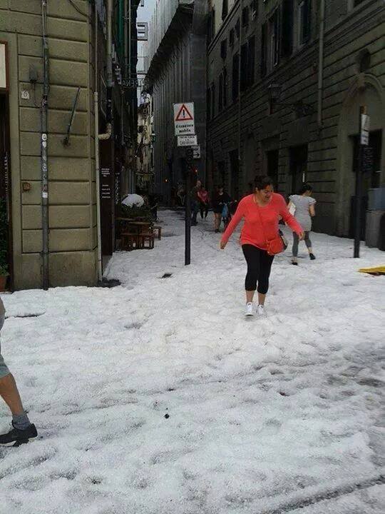 Temporale Firenze allagamenti e disagi in città per pioggia e grande