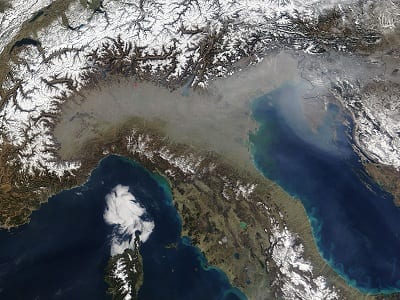 Tempo in atto in Italia nebbie e foschie diffuse al Centro Nord