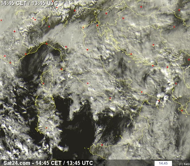 Tempo in atto sull'Italia: condizioni di maltempo al Centro-Sud, temporali in Puglia - sat24.com