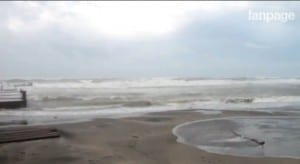 Maltempo Roma, mareggiate ad Ostia