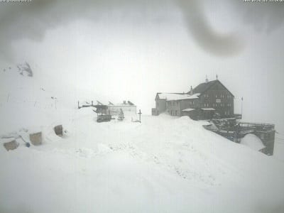 Neve sulle Alpi nevica sui settori orientali a quote medio alte