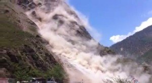 Frana dopo il terremoto in Nepal