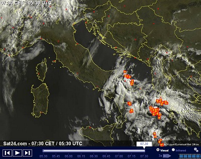 Rovesci e temporali sull'Italia il maltempo sta interessando sia il Nord che il Sud