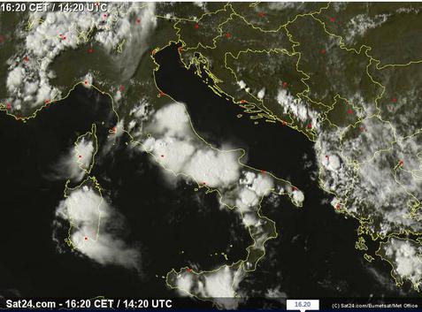 Forti temporali in atto sull'Italia: pioggia, grandine e forti raffiche di vento