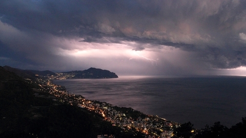 Piogge e temporali in arrivo al Nord, più stabile con nubi in transito al Centro-Sud