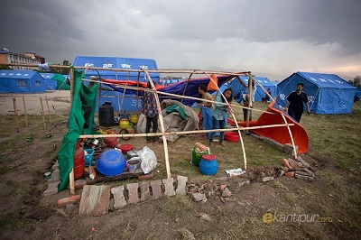 Tempeste di vento spazzano il Nepal video delle raffiche ad oltre 100 kmh