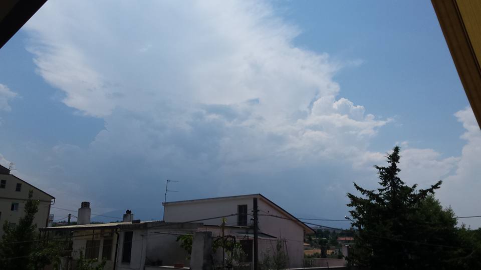 Intensi temporali in Abruzzo, segnalate grandinate