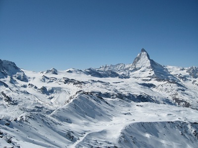 Lo scioglimento dei ghiacci sul Cervino ha permesso il recupero del corpo di un escursionista lombardo morto esattamente 20 anni fa e finito in un crepaccio