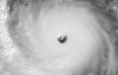 Immagine del satellite del potentissimo tifone Soudelor, la piu potente tempesta di questo 2015