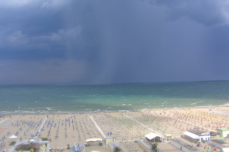 Meteo Ferragosto: piogge e temporali al Nord, locale instabilità al Centro-Sud