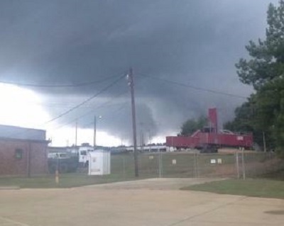 Tornado negli Stati Uniti tre vortici hanno toccato terra in Mississippi
