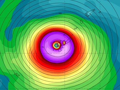 Goni è previsto che transiti sulle Ryukyu Island giapponesi come tifone di categoria 4 portando venti fino anche 250 kmh