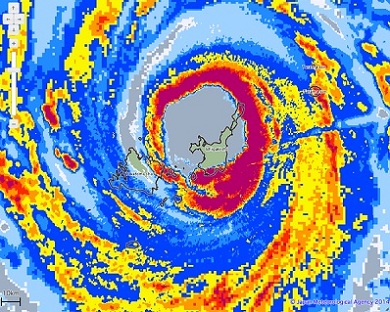 L'occhio del tifone Goni è transitato sopra le Ryukyu Island, Giappone JMA