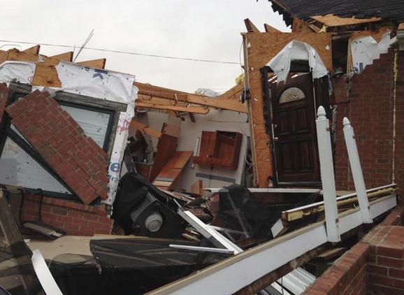 Tornado negli Stati Uniti: devastata l'area ad Ovest di Charleston, South Carolina