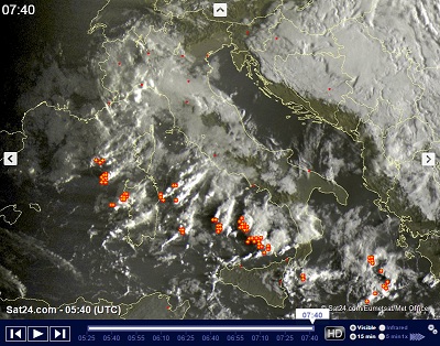 Piogge sparse in Italia giornata caratterizzata da instabilità e cieli nuvolosi