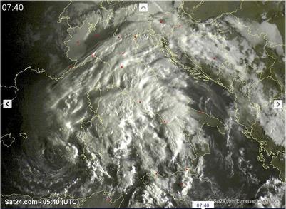 Maltempo Italia: piogge diffuse e locali temporali specie sulle Isole Maggiori