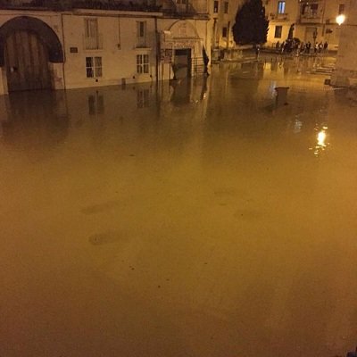 Piena del Volturno nel casertano esonda il fiume in seguito al forte maltempo