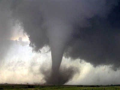 Dentro ad un tornado guardate cosa accade dentro il vortice