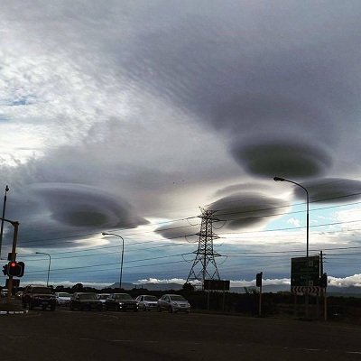 Nubi lenticolari in Sud Africa spettacolo incredibile nei cieli di Città del Capo