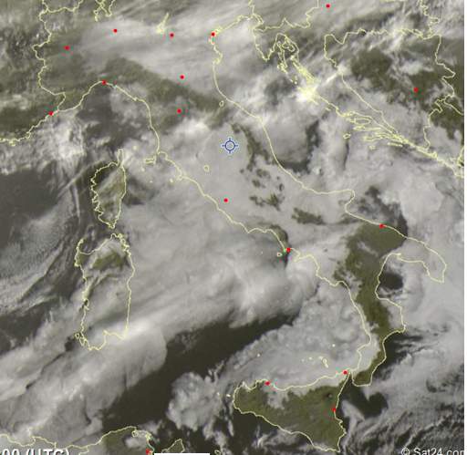 Immagine satellitare riferita alle ore 08 di oggi 14 Novembre. sat24.com