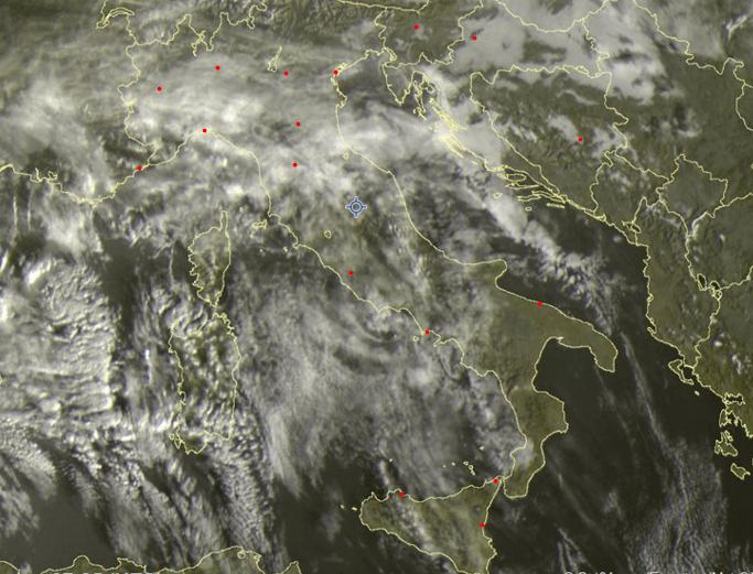 Immagine satellitare riferita a stamani ore 08 locali. Sat24.com