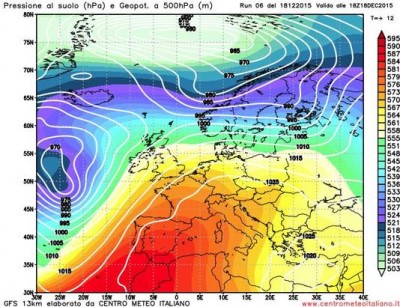Modello GFS elaborato dal nostro centro di calcolo - Geopotenziale a 500 hPa e pressione al livello del mare alle 18Z del 18 dicembre 2015