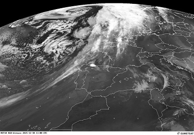 Tempesta Frank tra Regno Unito e Islanda venti come un uragano, con raffiche fino a 200 kmh