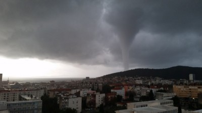 Tromba marina in Croazia: un potente vortice provoca diversi danni a Spalato