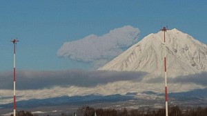 Nuvola di cenere di 8 Km dal vulcano Zhupanovsky. Il video (Fonte: strangesound.org)