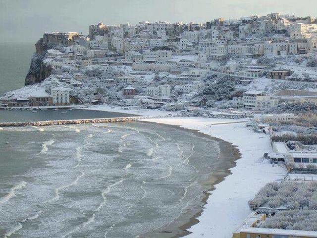 Neve sulle coste del Mediterraneo: vediamo probabilità e frequenza di alcune città - foggiatoday.it Neve sulle coste del Mediterraneo: vediamo probabilità e frequenza di alcune città - foggiatoday.it