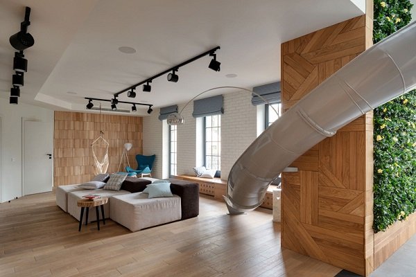 La casa con lo scivolo allinterno che sostituisce le scale centro ... Scale interno casa
