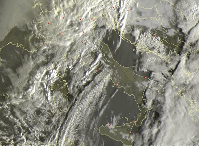 Tempo in atto: piogge diffuse al Nord con neve in montagna su Alpi e Appennini anche a quote medio-basse, stabile al sud