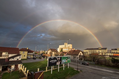 Doppio arcobaleno in Croazia dopo il maltempo spettacolo nei cieli di Koprivnica