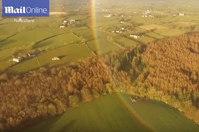 Arcobaleno circolare il rarissimo fenomeno filmato nell'Irlanda del Nord da un drone