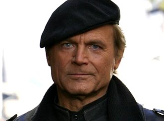 Don Matteo 14, la reazione di Terence Hill per il ritorno in tv della serie fa scatenare i social