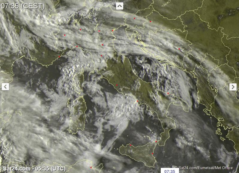 Tempo in atto: tempo in peggioramento sull'Italia con piogge in arrivo nelle prossime ore - sat24.com