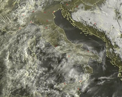 Tempo in atto: ciei sereni o poco nuvolosi in mattinata, peggioramento in arrivo nella seconda parte della giornata - sat24.com