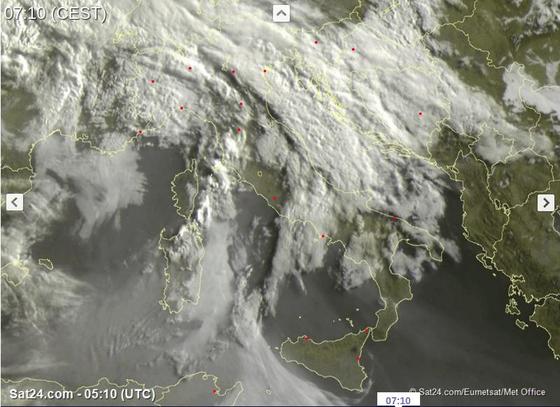 Tempo in atto: instabile con piogge sparse al Nord, più asciutto al Centro-Sud - sat24.com