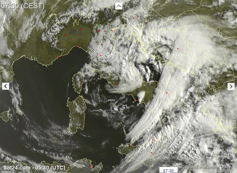 Tempo in atto: la goccia fredda si sposta verso Sud portando ancora maltempo, migliora al Nord con cieli sereni o poco nuvolosi - sat24.com Tempo in atto: la goccia fredda si sposta verso Sud portando ancora maltempo, migliora al Nord con cieli sereni o poco nuvolosi - sat24.com