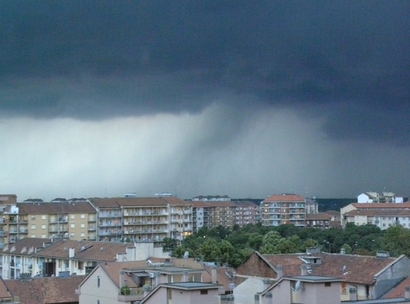 Meteo Italia: maltempo al Nord e parte del Centro per una goccia fredda dall'Atlantico, poi anticiclone con sole e caldo per tutti - retenews24.it Meteo Italia: maltempo al Nord e parte del Centro per una goccia fredda dall'Atlantico, poi anticiclone con sole e caldo per tutti - retenews24.it