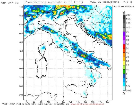 Precipitazioni previste nel pomeriggio odierno sull'Italia dal modello WRF del Centro Meteo Italiano