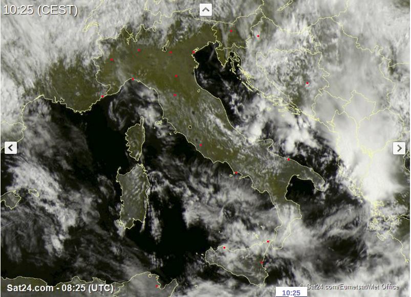 Tempo in atto: correnti nord-occidentali portano ancora tempo instabile con piogge e temporali anche intensi dal pomeriggio - sat24.com