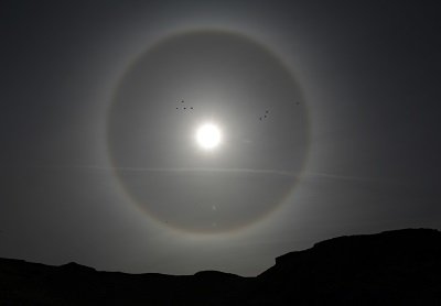 Luna con l'anello non porta tempo bello vero o falso