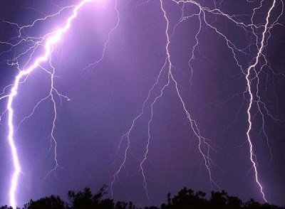 Conoscere la distanza di un temporale si può fare conoscendo il tempo tra fulmine e tuono
